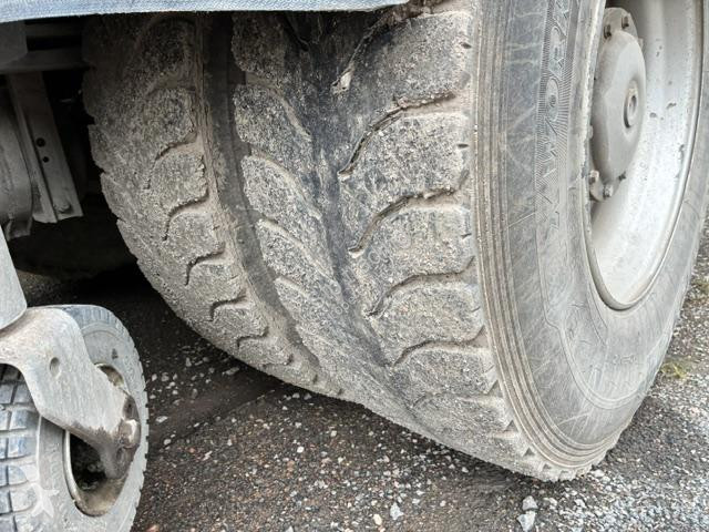 آلة لصيانة الطرق Mercedes  AXOR 1829