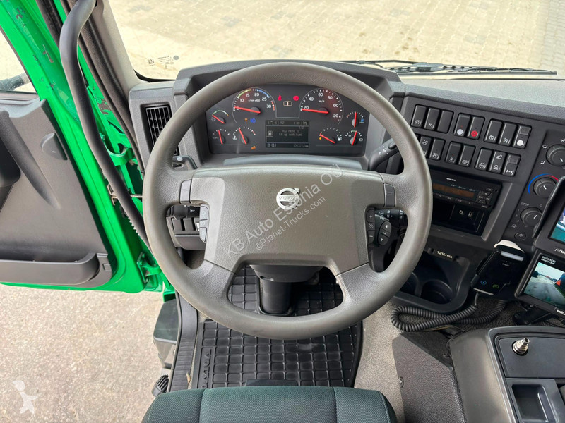 آلة لصيانة الطرق Volvo FE 320 6x2*4 JOAB...