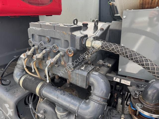 آلة لصيانة الطرق Renault 370 DCI