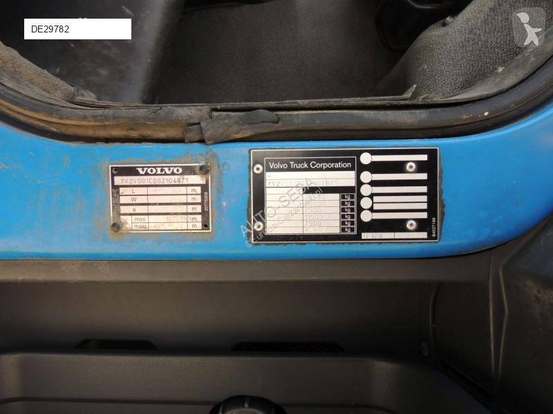 آلة لصيانة الطرق Volvo FE 320 62TR