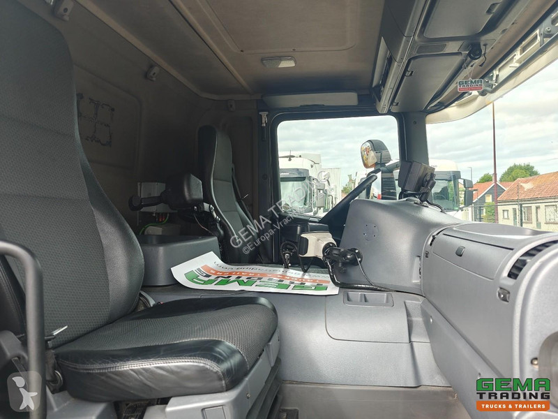 آلة لصيانة الطرق Scania P250 6x2/4 Day Cab...