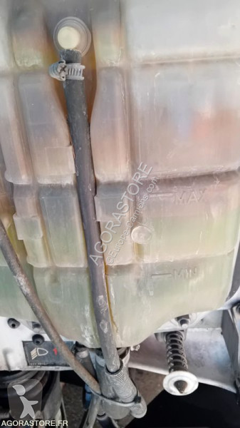 Útfenntartó-és-karbantartógép Iveco 100E18