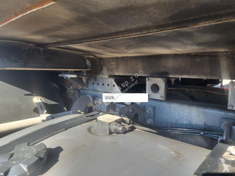 Vehículo de limpieza viaria Renault D Wide /...