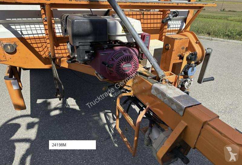 Engin de voirie Mercedes U400