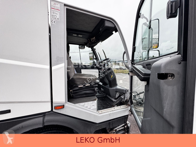 Bucher-Schoerling CC5006 road network trucks