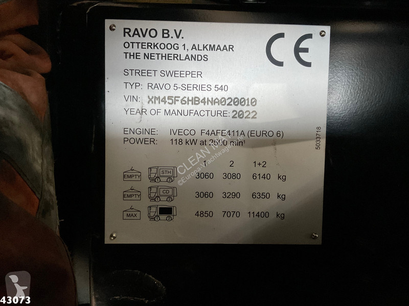Vägmaskiner Ravo 540 STH Euro 6 with 3-rd brush