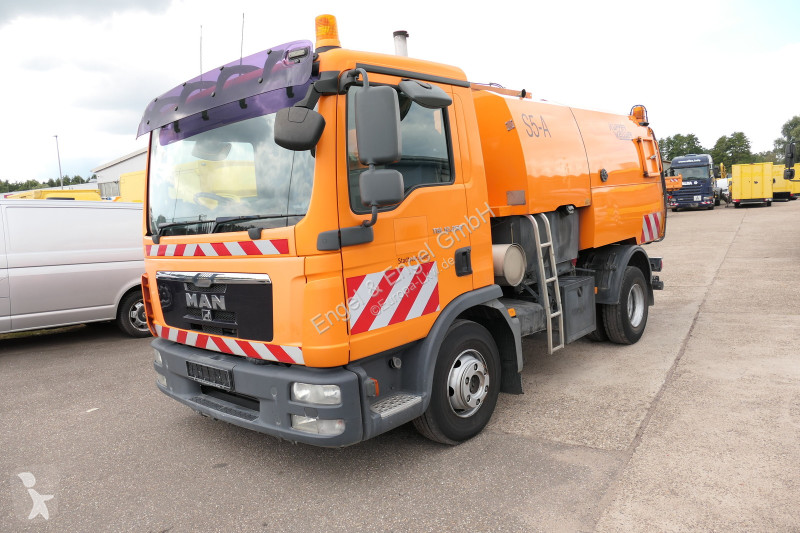 Vägmaskiner MAN TGL 12.250 4x2 BL Kehrmaschine
