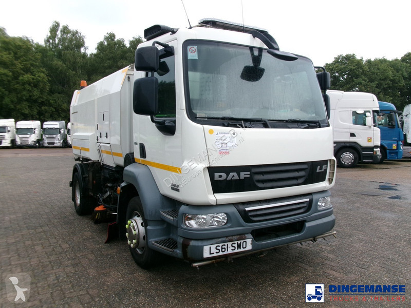 Vägmaskiner DAF 55220 4x2 Scarab sweeper