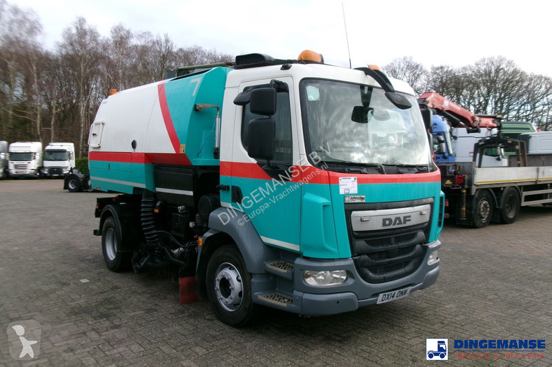Vägmaskiner DAF 55220 4X2 Johnston street sweeper