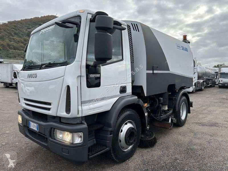Veicolo per la pulizia delle strade Iveco 150e22