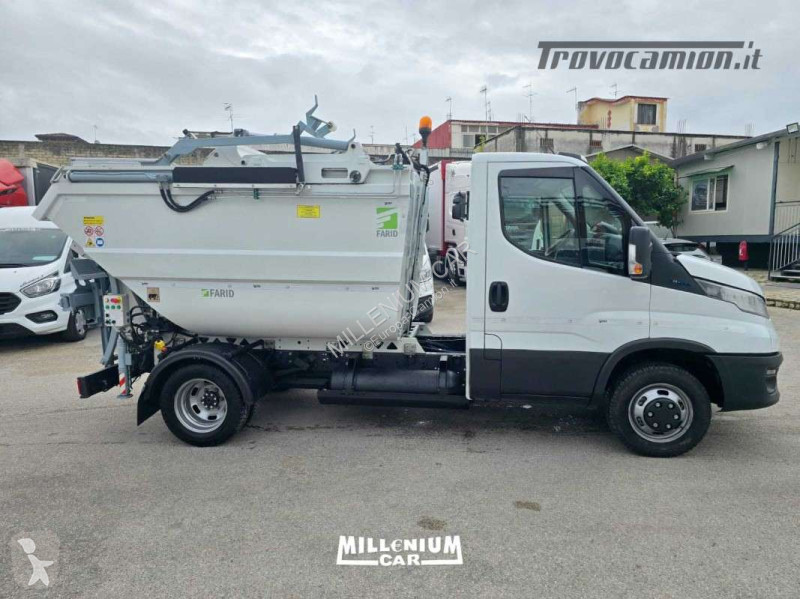 Veicolo per la pulizia delle strade Iveco 35-14...