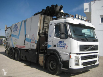 Camion benne à ordures ménagères Volvo