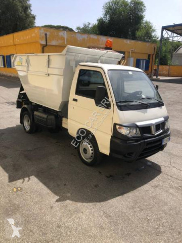 Camion benne à ordures ménagères Piaggio