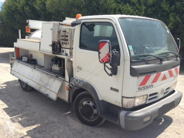 Camion autospurgo Nissan