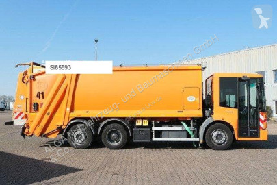 Camion benne à ordures ménagères Mercedes
