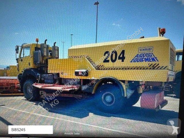 Camion balayeuse Mercedes