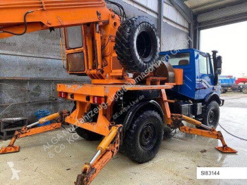 Vägmaskiner Unimog U1450 4x4. Kran. Seilwinde