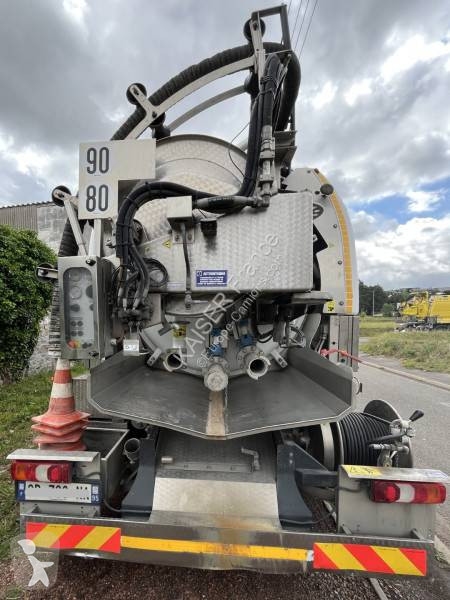 Utilaje pentru drumuri Mercedes