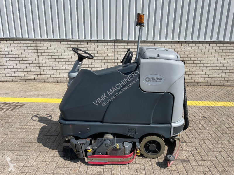 Gemeentevoertuig Nilfisk SC 6500 1300C