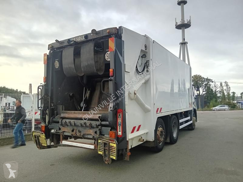 آلة لصيانة الطرق Renault 320.19 DCI