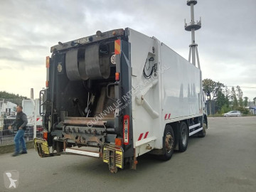 Lastbil med ske til husholdningsaffald Renault