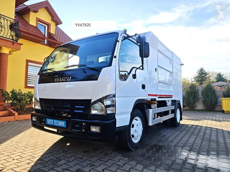 آلة لصيانة الطرق Isuzu SMALL CONTAINER WASHER...