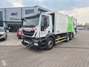 Camión volquete para residuos domésticos Iveco