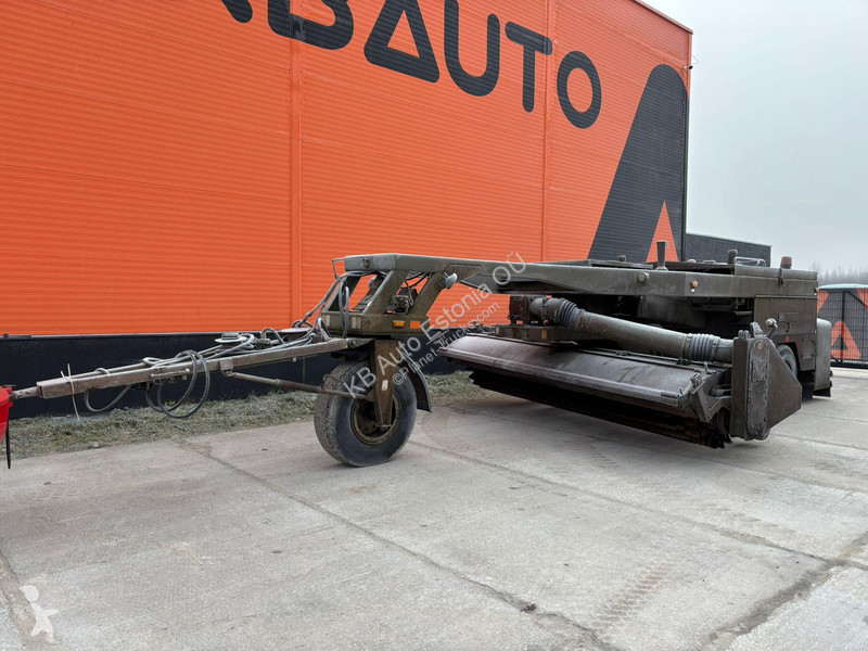 آلة لصيانة الطرق  P17FV BROOM / BLOWER / 3053...