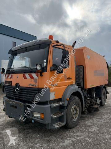 آلة لصيانة الطرق Mercedes 1828 KEHRMASCHINE