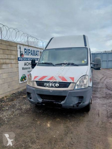 Lastbil med højtryksspuler Iveco