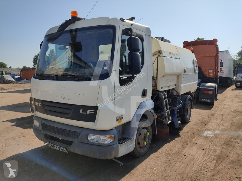Engin de voirie DAF 160