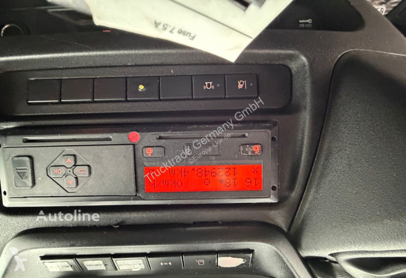آلة لصيانة الطرق Iveco 676 70C17