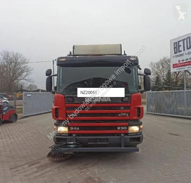 آلة لصيانة الطرق Scania 94 D