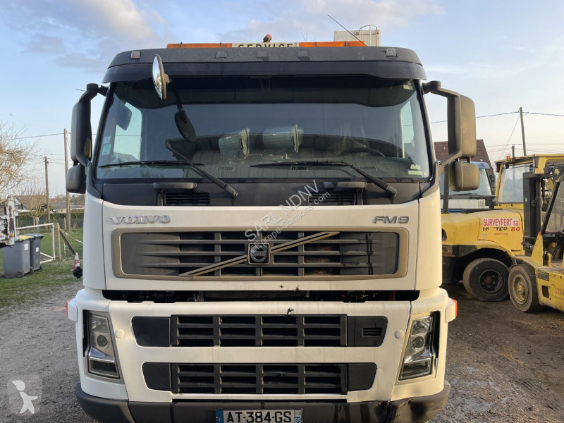 آلة لصيانة الطرق Volvo FM9 300
