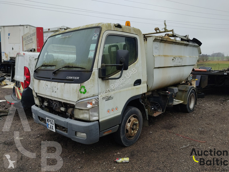 Komunálne vozidlo Mitsubishi Fuso