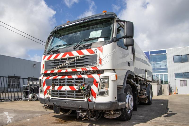 آلة لصيانة الطرق Volvo 340 - BUCHER SCHÖRLING 8000