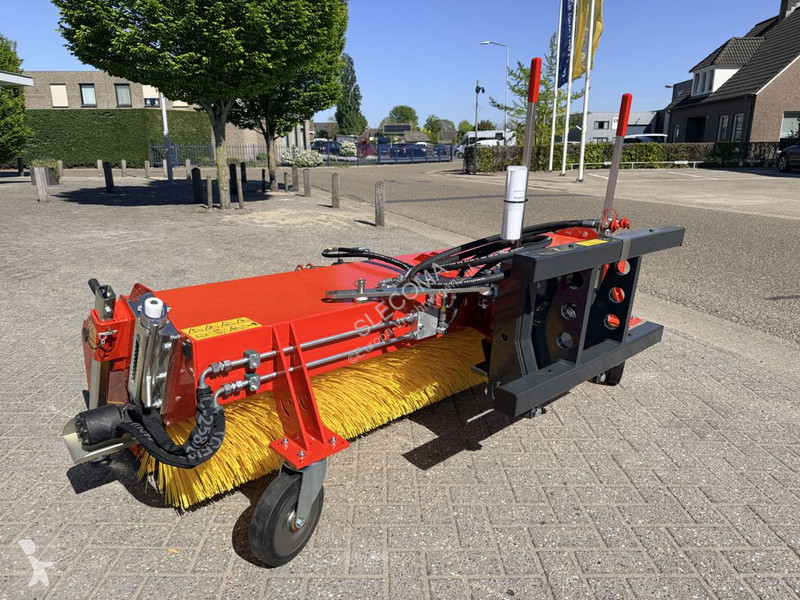 آلة لصيانة الطرق  K600-240 Veegmachine