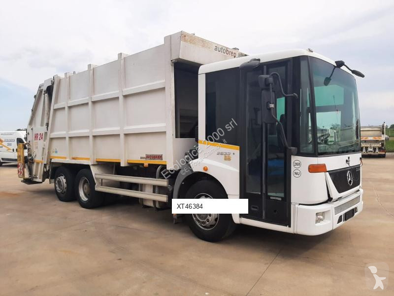 آلة لصيانة الطرق Mercedes HR24