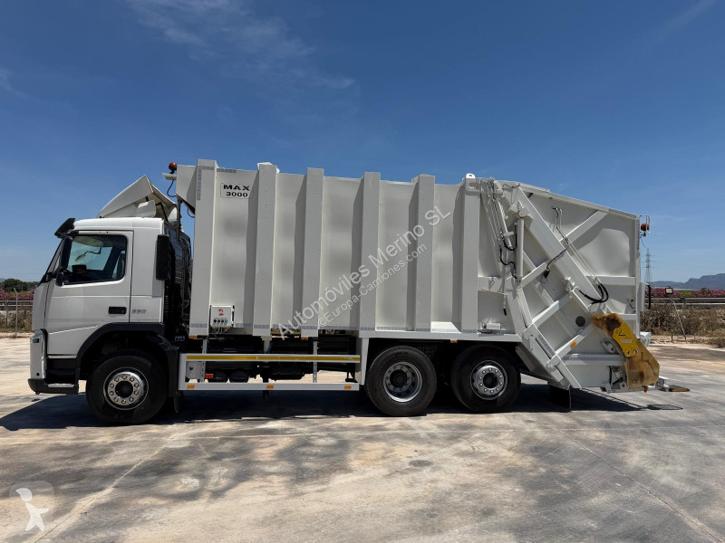 آلة لصيانة الطرق Volvo FM 11.330