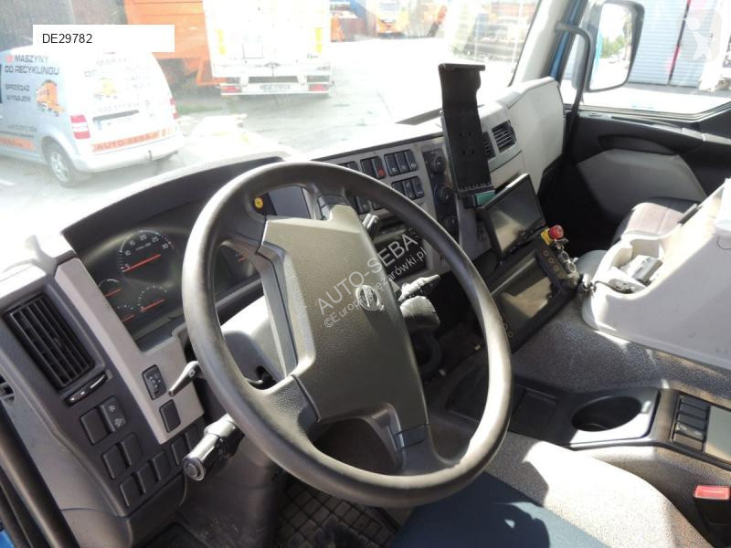آلة لصيانة الطرق Volvo FE 320 62TR
