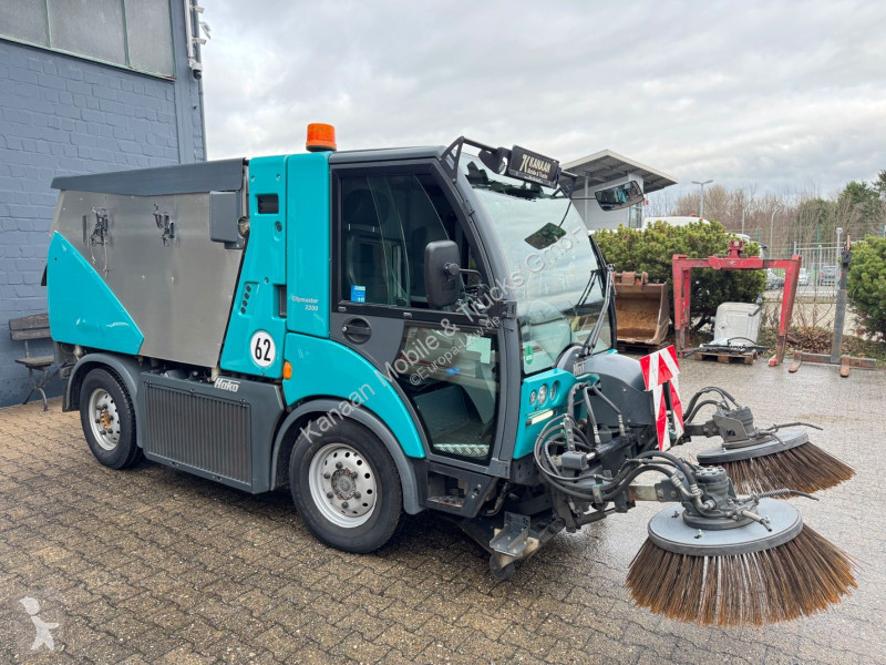 آلة لصيانة الطرق Hako 2200 Sweeper Kehrmaschine