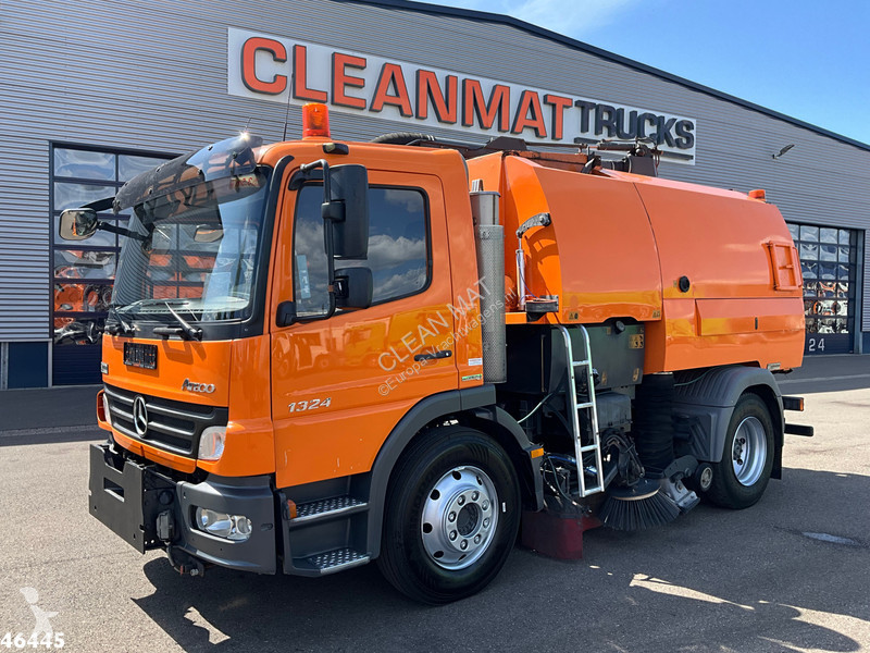 آلة لصيانة الطرق Mercedes 1324 Johnston VT 650...