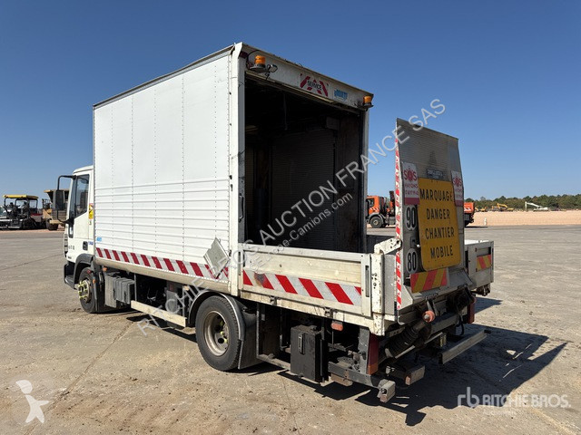 Engin de voirie Iveco 100E17