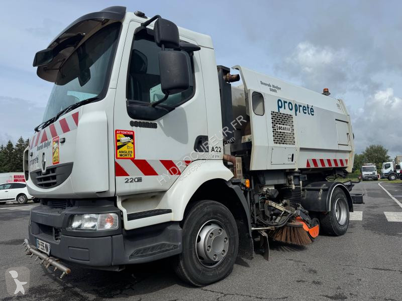 آلة لصيانة الطرق Renault 220