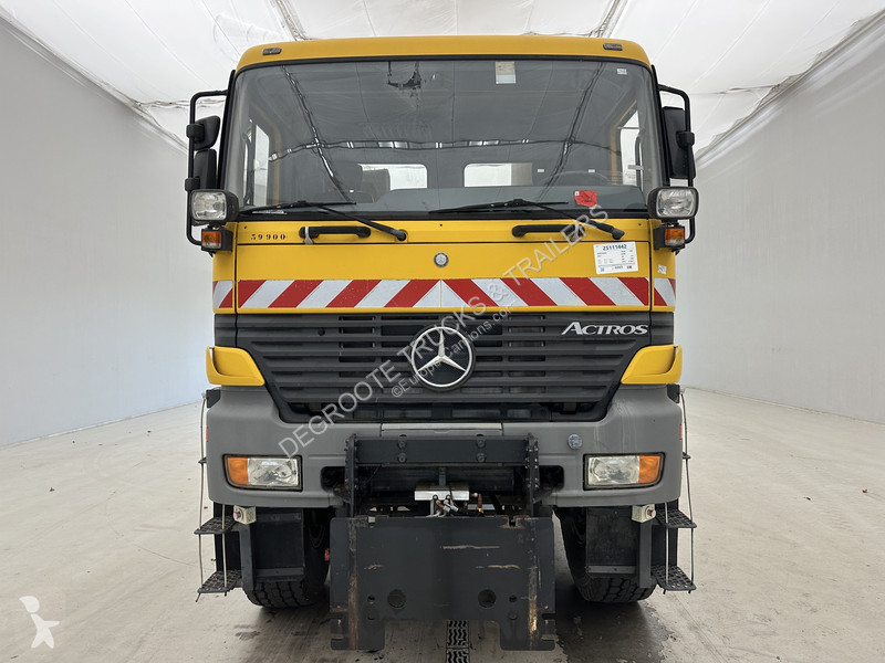 آلة لصيانة الطرق Mercedes 2031 - 4x4 -...