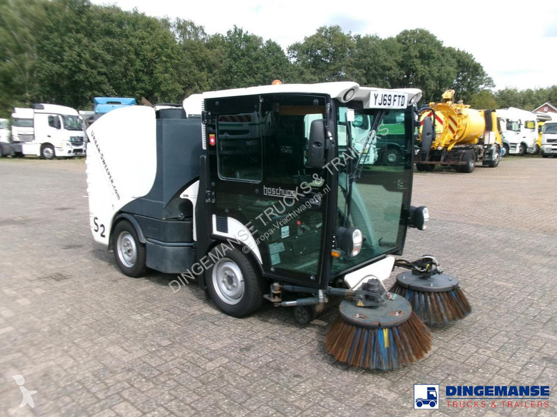 آلة لصيانة الطرق Boschung S2 street sweeper