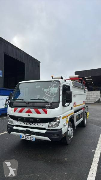 آلة لصيانة الطرق Mitsubishi Fuso