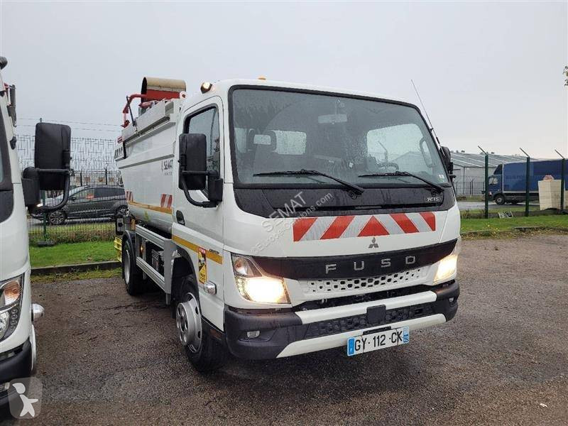Engin de voirie Mitsubishi Fuso