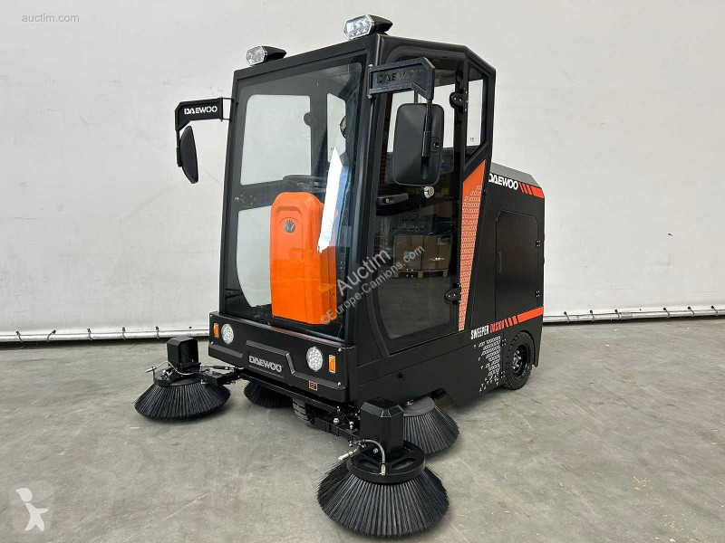 Komunálne vozidlo Daewoo das100 veegmachine
