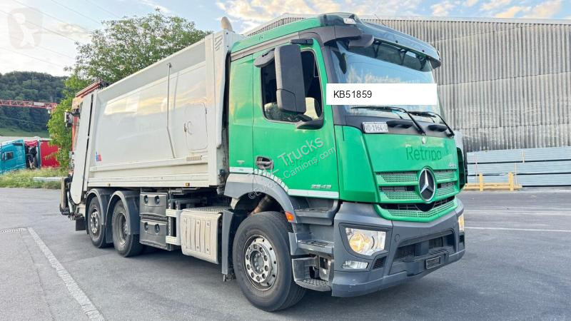 Engin de voirie Mercedes 2543